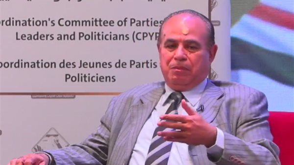 الدكتور أحمد مجاهد