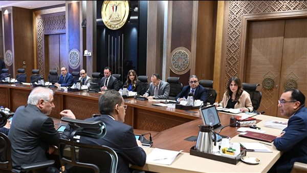 مدبولي وأعضاء الحوار