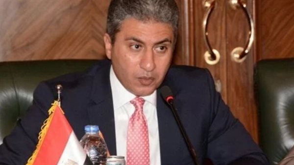 وزير السياحة والاثار