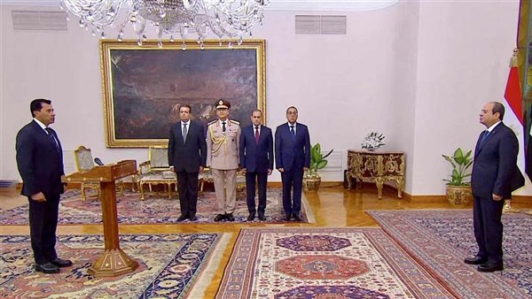 أشرف صبحي يؤدي اليمين