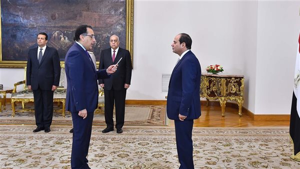 رئيس الوزراء يؤدي