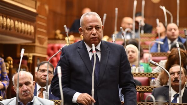 رئيس لجنة الإسكان