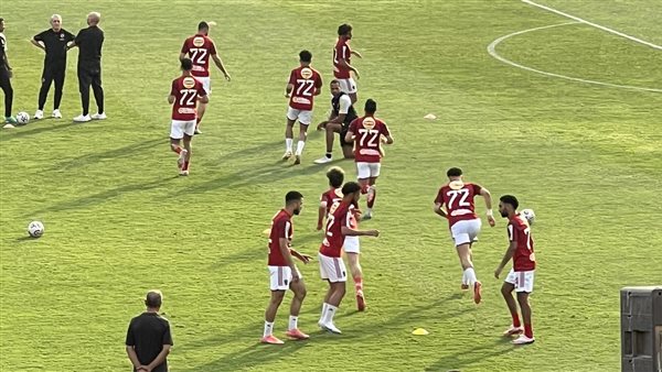 إحماء لاعبي النادي