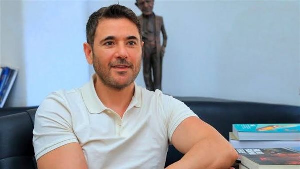 الفنان أحمد عز 