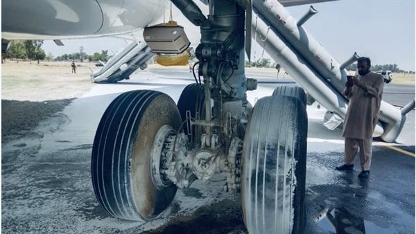 حريق في طائرة ركاب