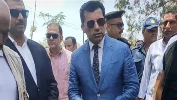 أشرف صبحي من عزاء