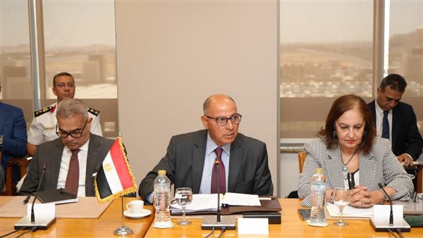 اجتماع بين ممثلين