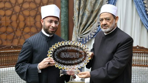 شيخ الأزهر ووزير