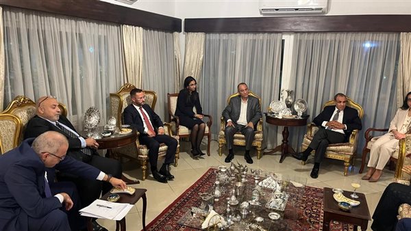  وزير الخارجية يلتقي