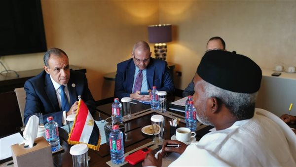 بدر عبد العاطي مع