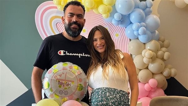 خالد عليش وزوجته