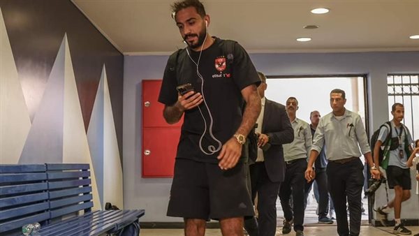 وصول لاعبي الأهلي