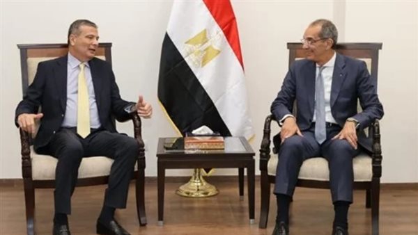 وزيرا الزراعة والاتصالات