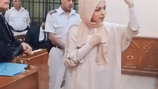 مضيفة الطيران المتهمة