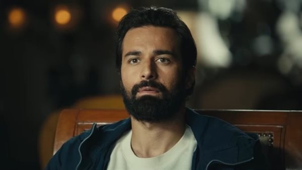 الفنان أحمد حاتم