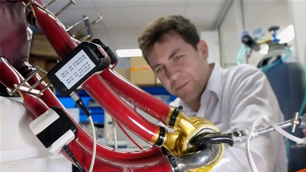 زراعة قلب يعمل بالتيتانيوم