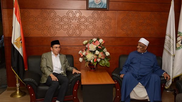 الدكتور عباس شومان