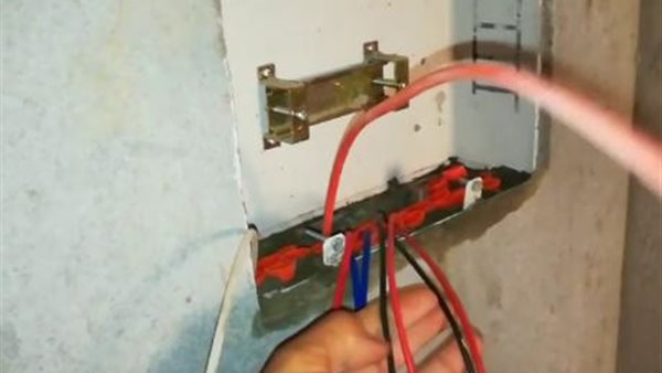 مصرع كهربائي