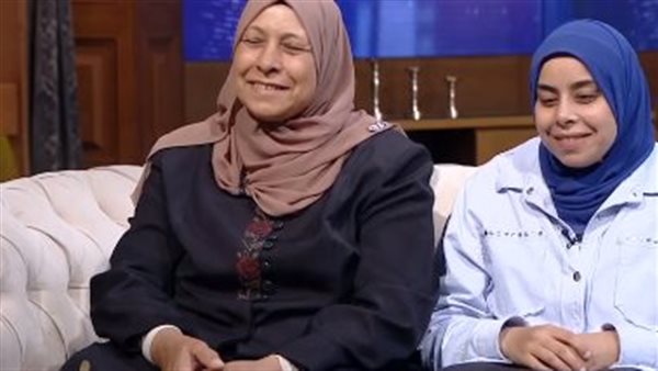 والدة الأولى على