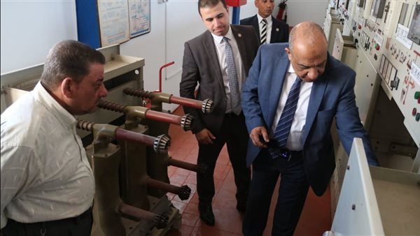 وزير الكهرباء 