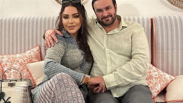 أحلام وزوجها 