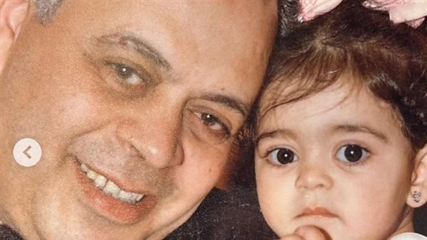 أشرف زكي وابنته مايا