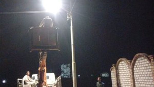 أعمدة الإنارة 