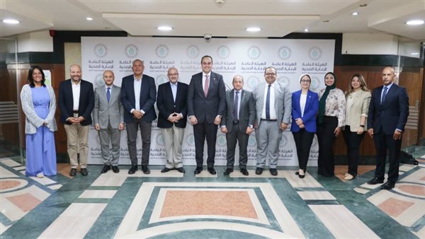 رئيس العيئة وممثلي