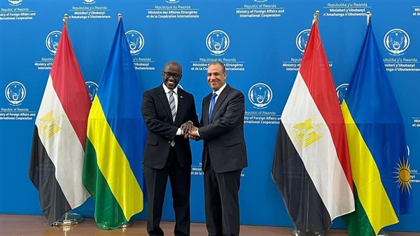  وزير الخارجية