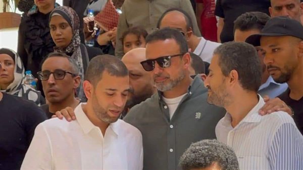 جنازة والدة مصطفى