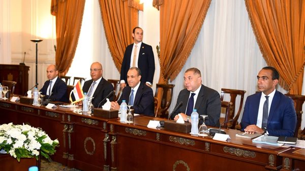 جلسة مباحثات موسعة