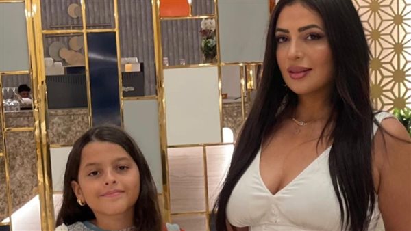 دنيا المصري وابنتها