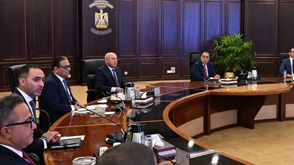 رئيس الوزراء وكامل