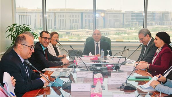 اجتماع وزير الصناعة