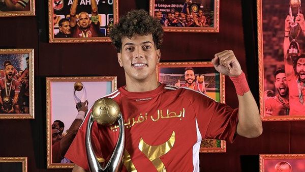إمام عاشور لاعب الأهلي