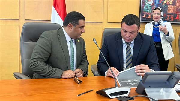 وزير الإسكان يلتقى