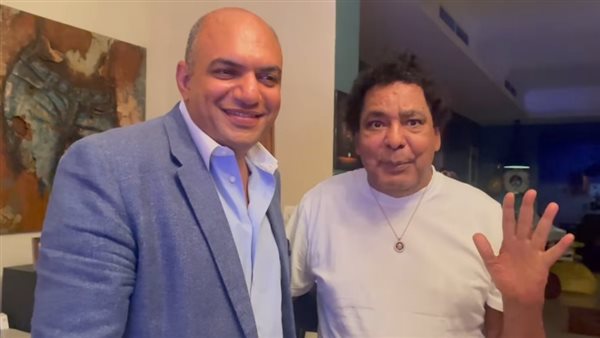 محمد منير والطبيب