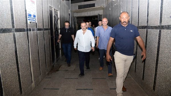 محافظ أسيوط بمستشفى