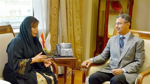 وزير التموين وسفيرة