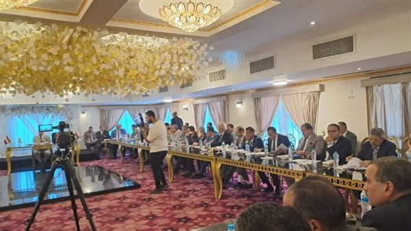 اجتماع موسع بالمحامين