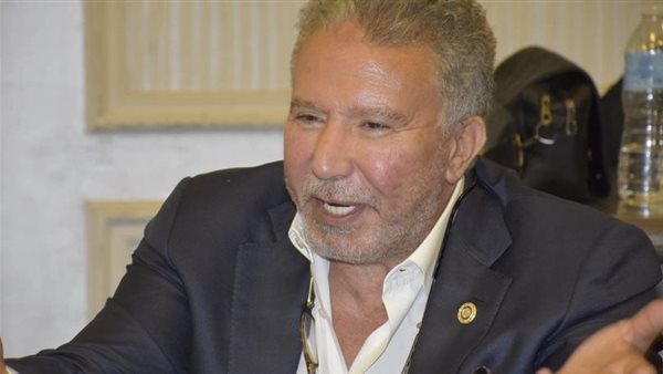 أكمل قرطام رئيس حزب