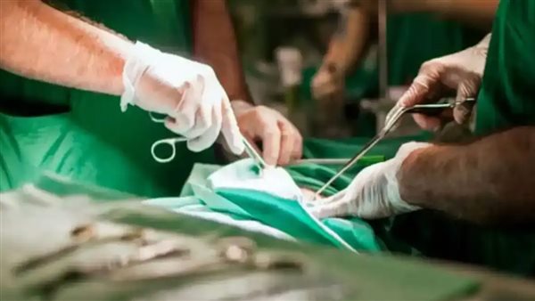 إزالة شعر من معدة