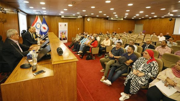 جانب من الندوة