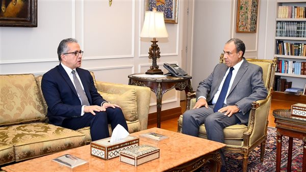 وزير الخارجية يستقبل