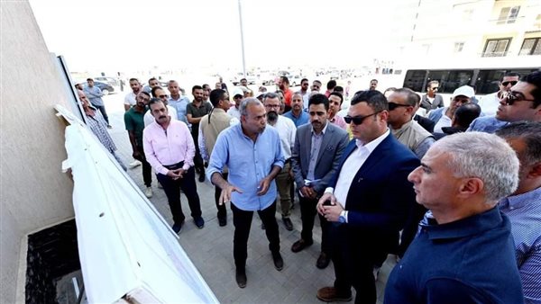 وزير الإسكان 