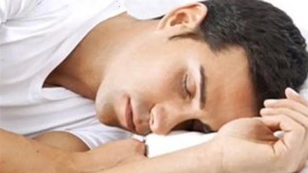 هل يجب إيقاظ النائم