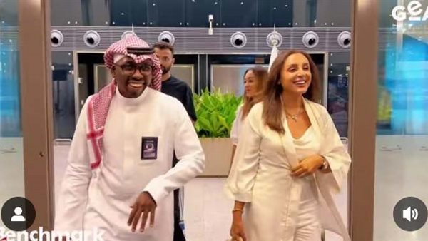 وصول أنغام إلى جدة