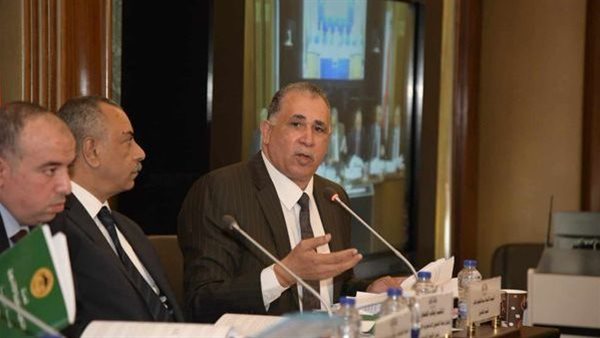 نقيب المحامين