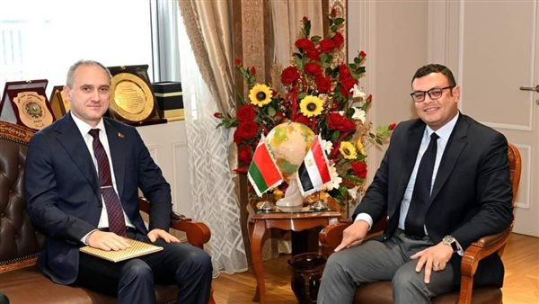 وزير الإسكان 