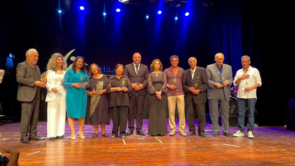 نجوم الفن في حفل